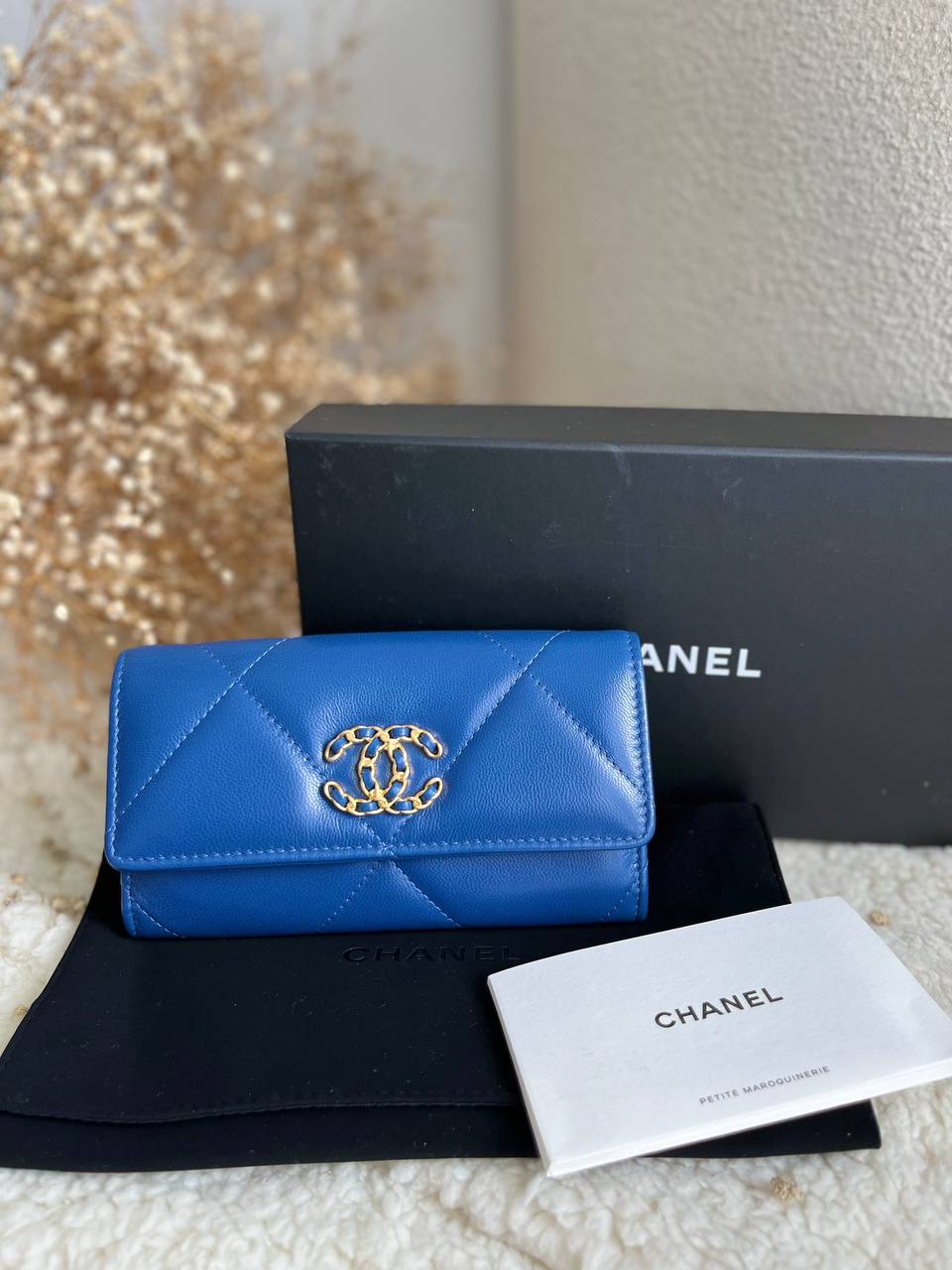 Chanel 19 best sale flap wallet